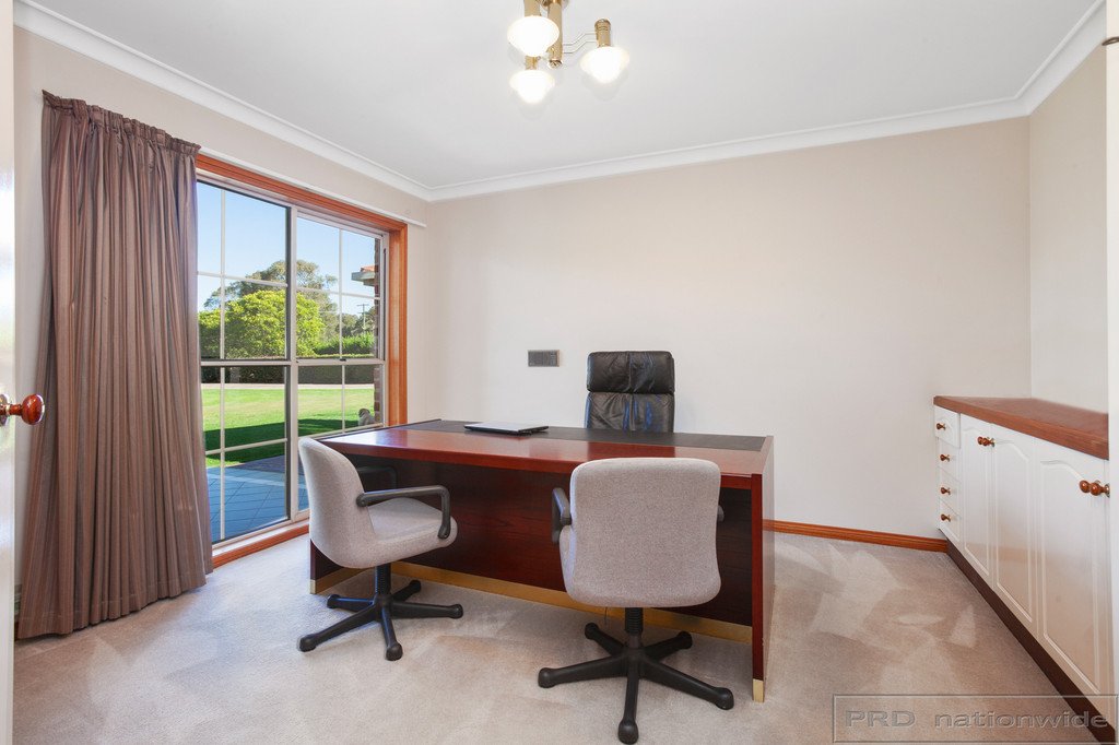 10 Forsythe Parade BLACK HILL 21