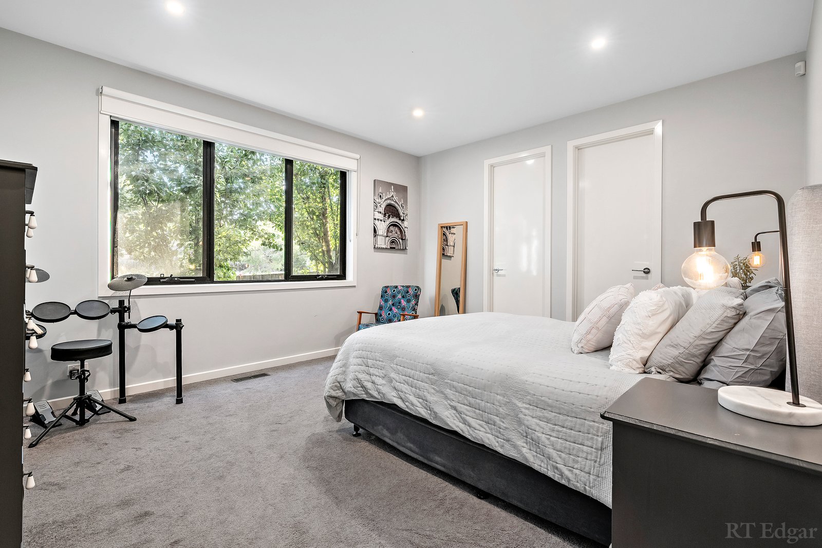 Real Estate and Property in 10 Francesca Street, Mont Albert North, VIC