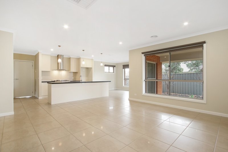 10 Gallagher Street THURGOONA 2