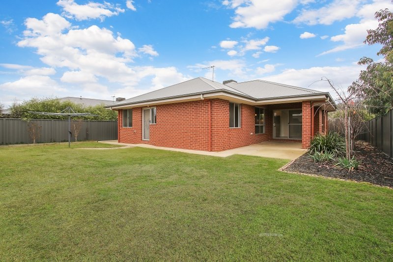 10 Gallagher Street THURGOONA 8