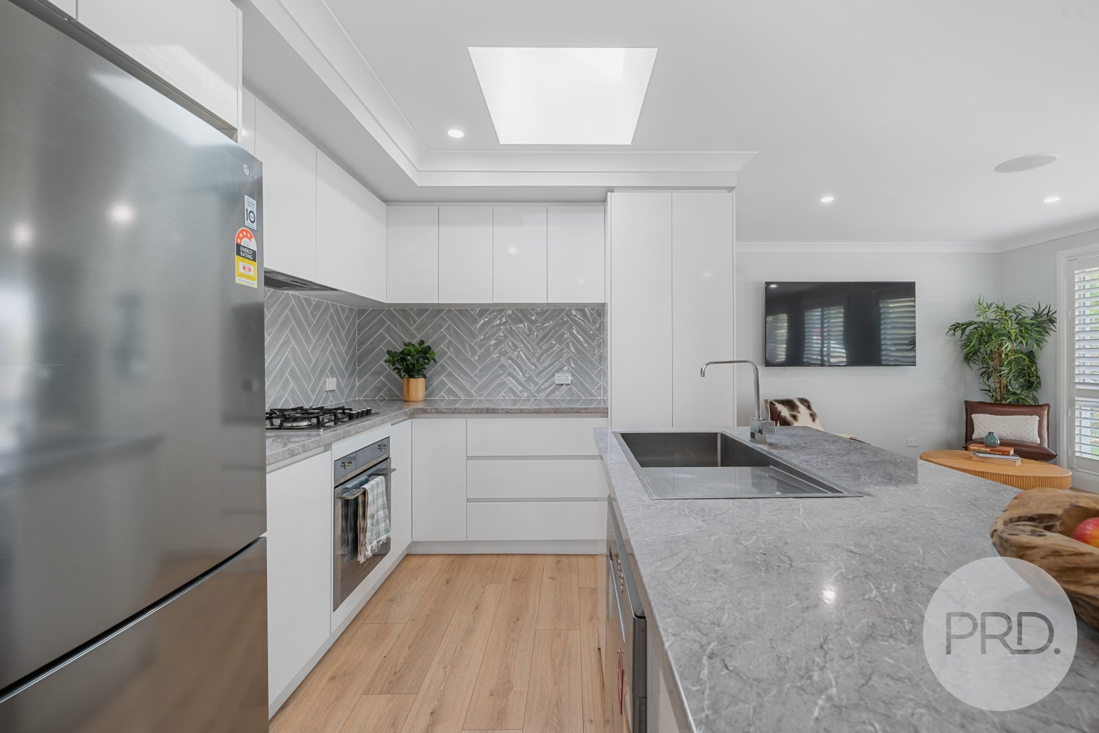 10 Geneva Crescent LAKE ALBERT 5