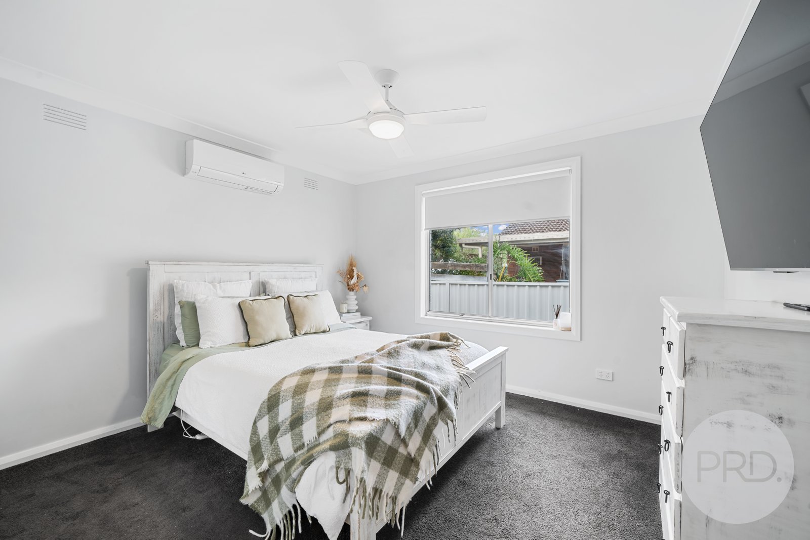 10 Geneva Crescent LAKE ALBERT 12