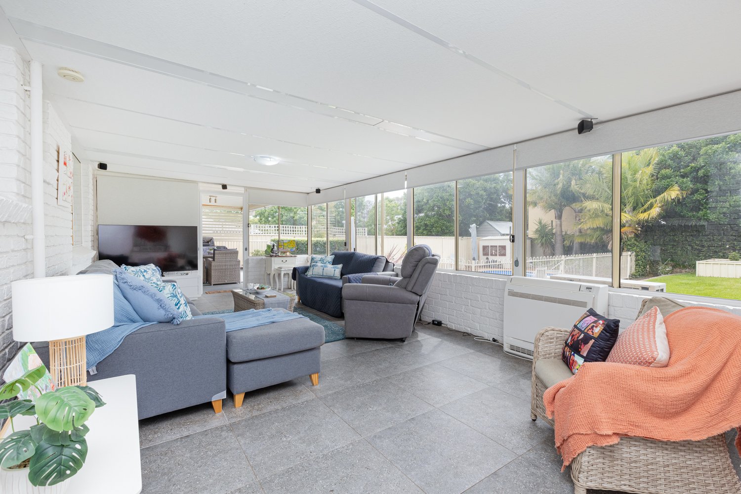 10 George Street LARGS 16