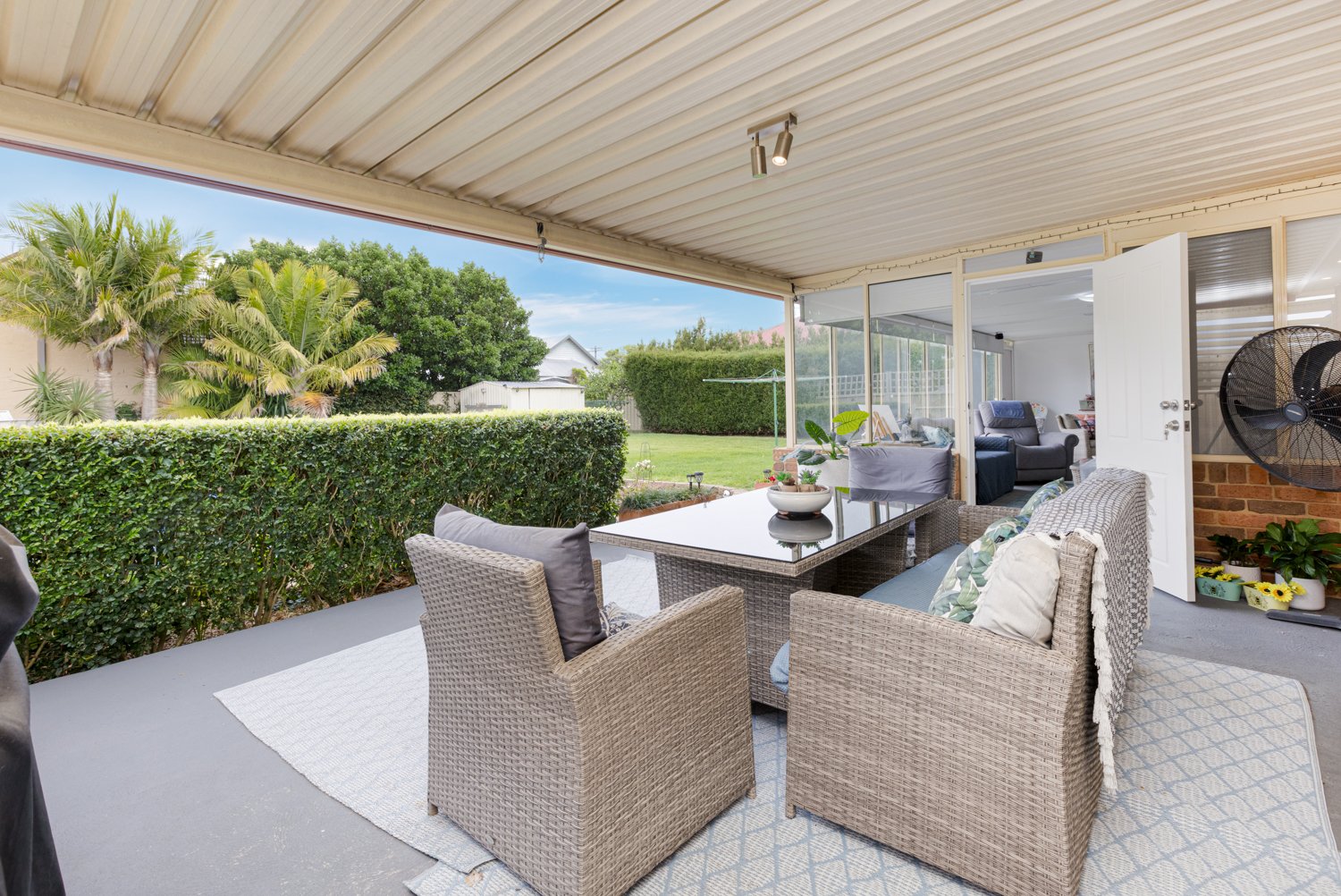 10 George Street LARGS 18