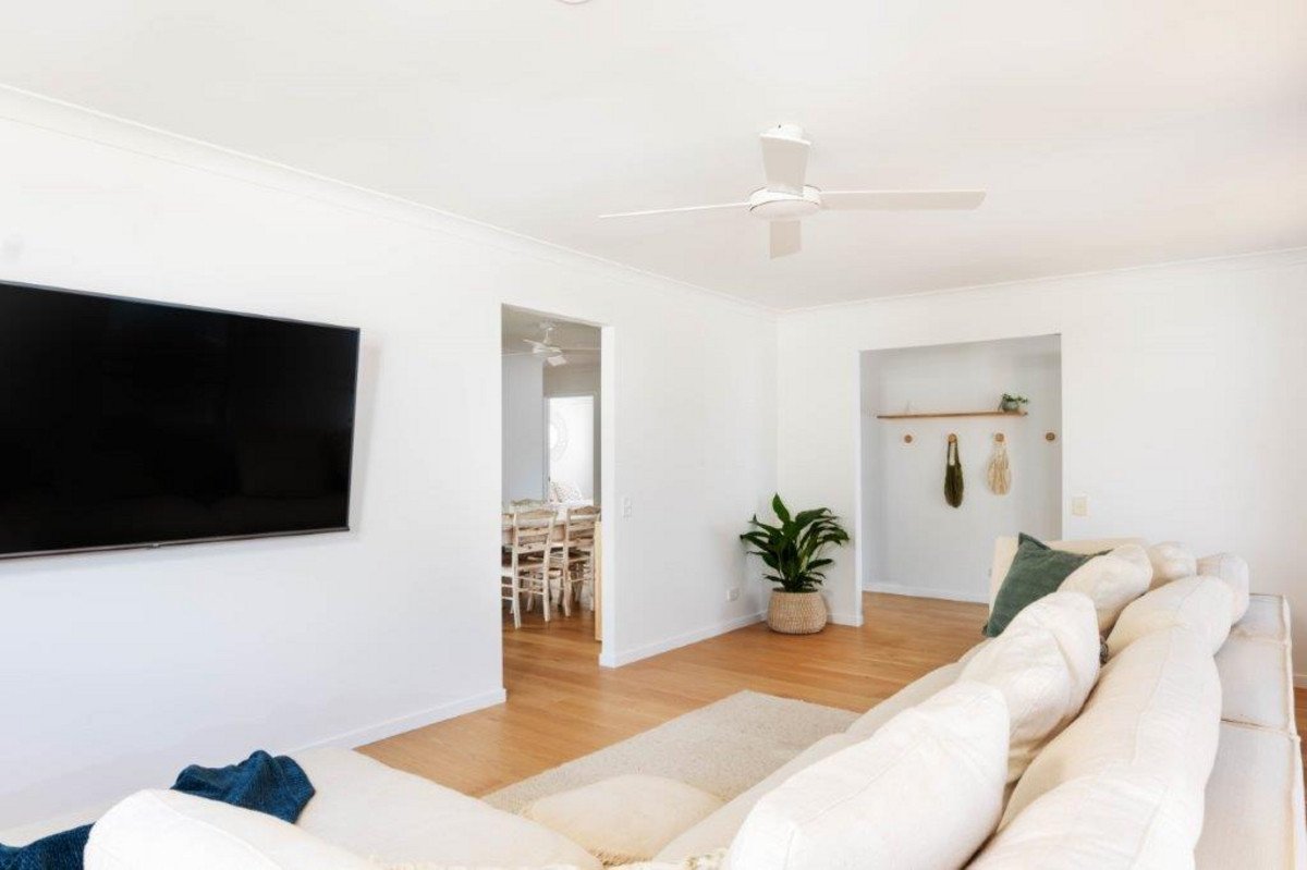 10 Grebe Place BURLEIGH WATERS 4