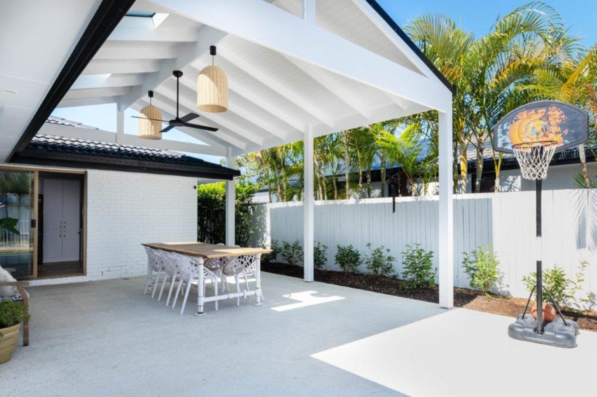 10 Grebe Place BURLEIGH WATERS 14