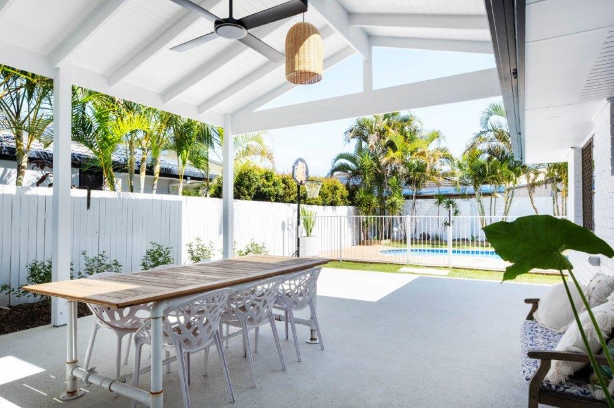 10 Grebe Place BURLEIGH WATERS 16