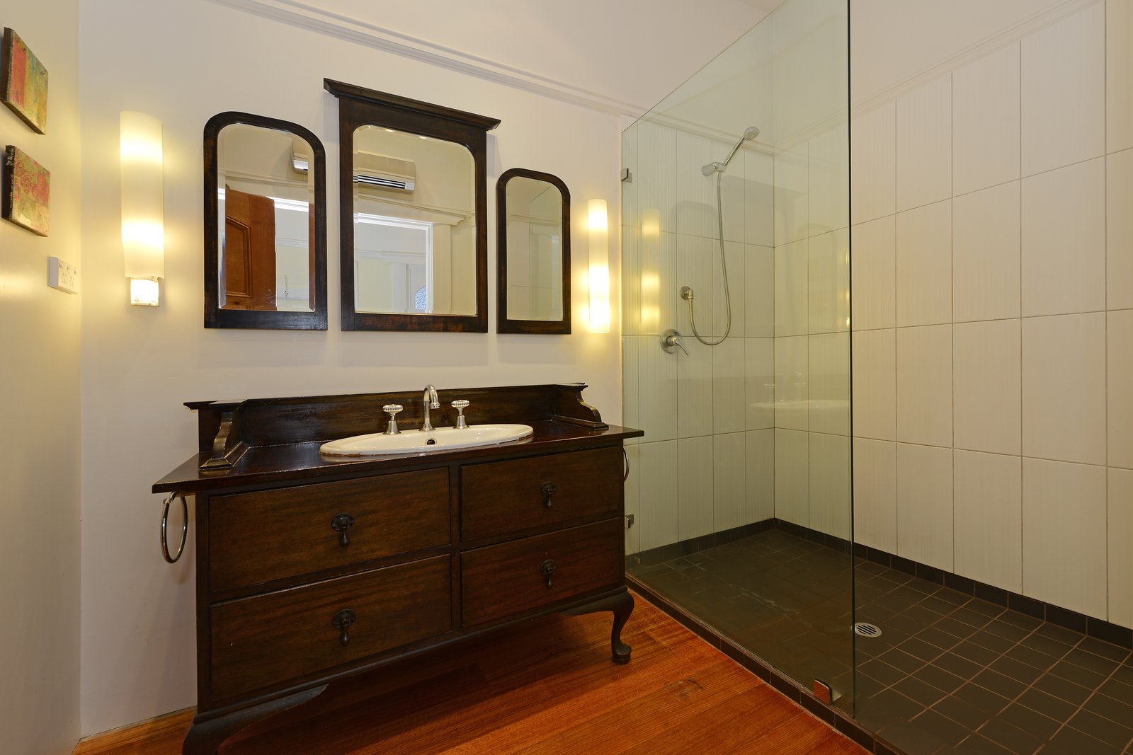 10 Greenlands Avenue SANDY BAY 8