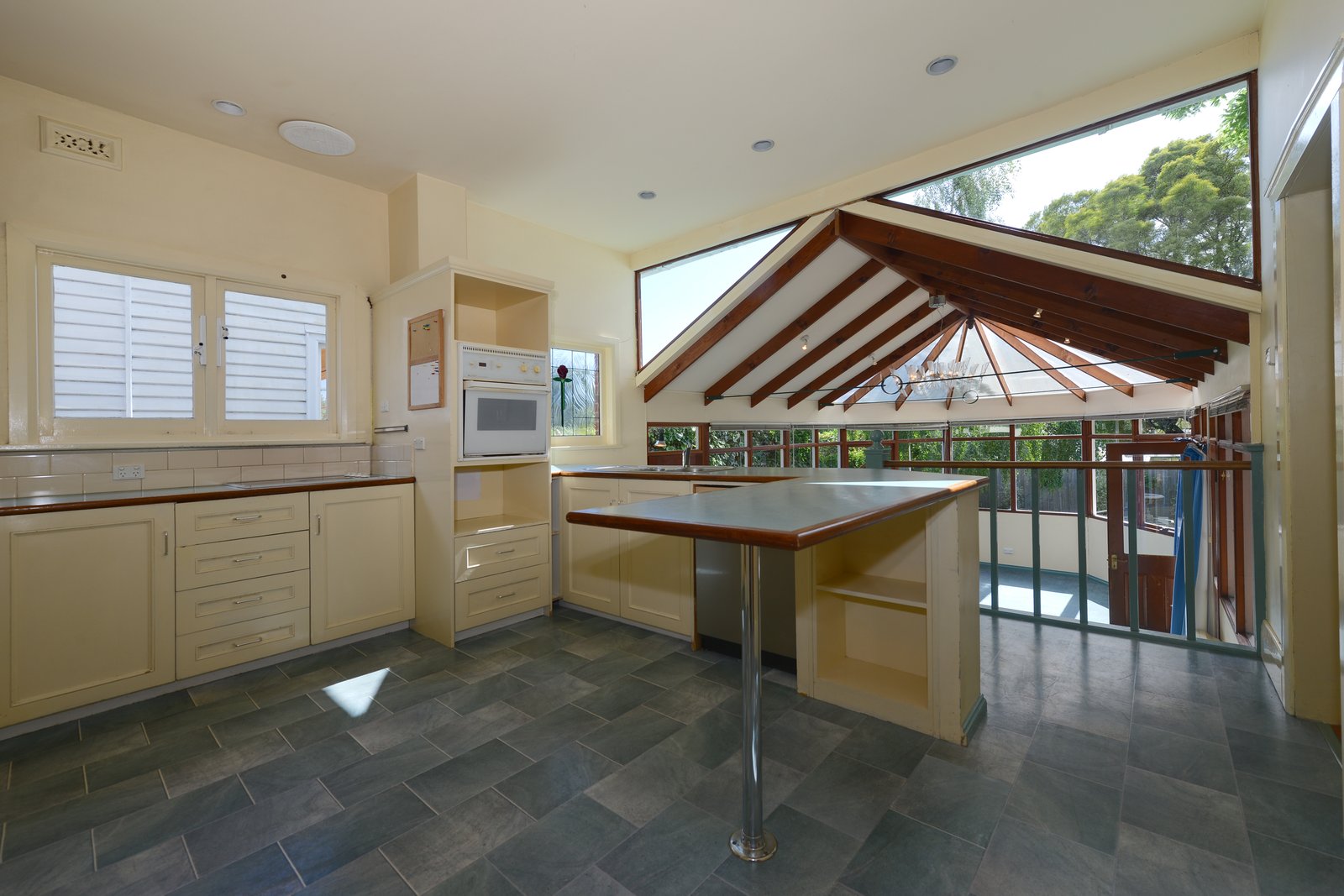 10 Greenlands Avenue SANDY BAY 11