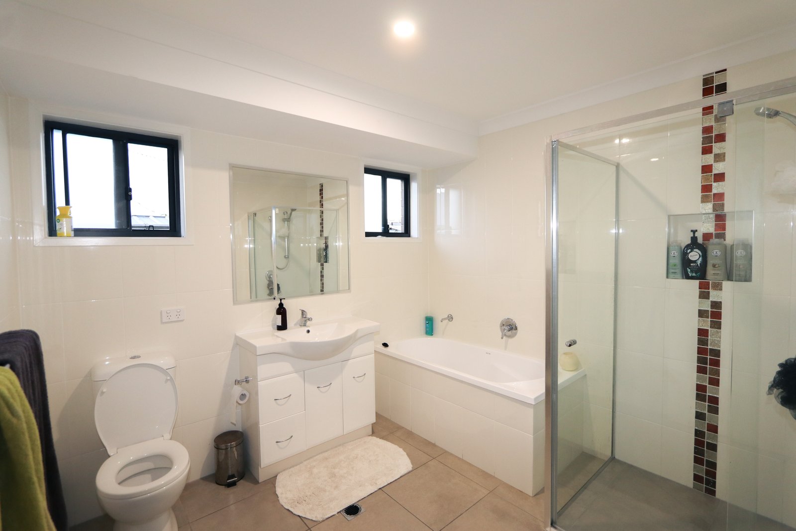 10 Greenwich Avenue PIMPAMA 10