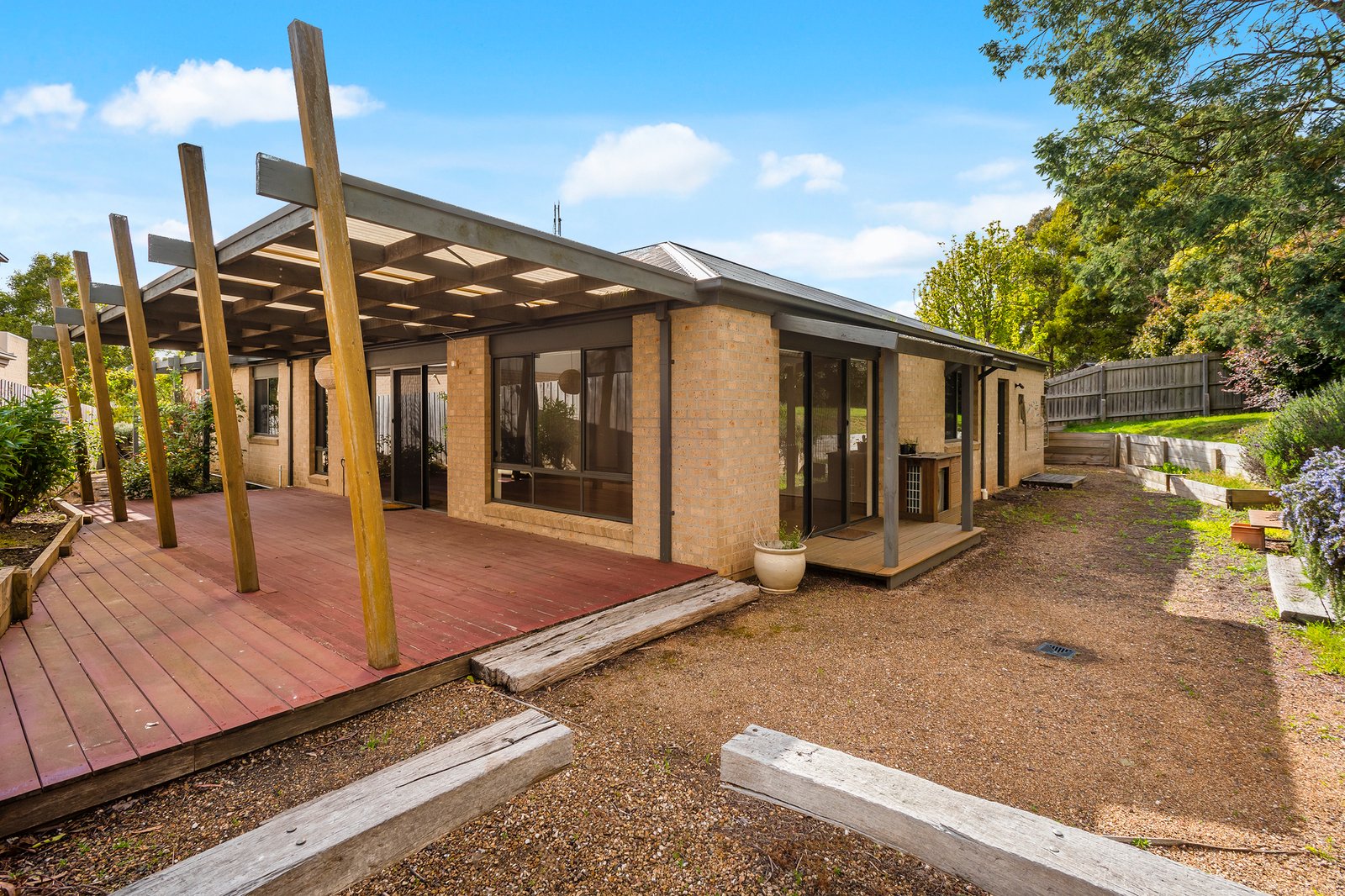 Real Estate and Property in 10 Gwendoline Avenue, Woodend, VIC