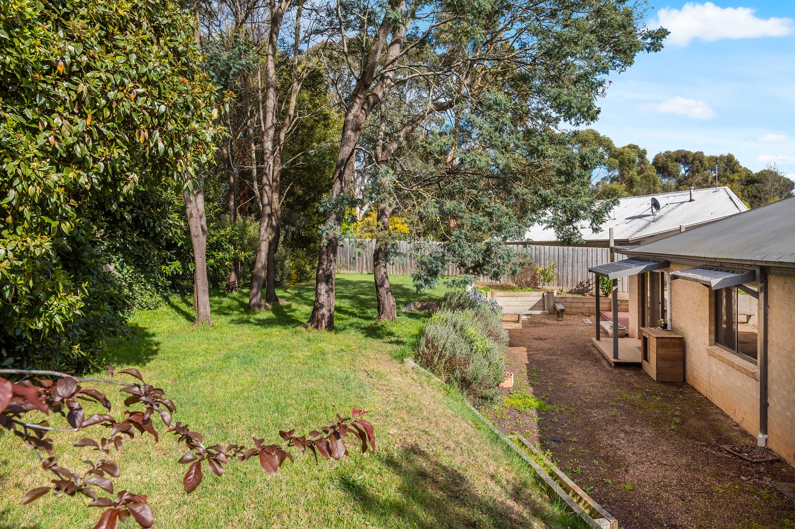 Real Estate and Property in 10 Gwendoline Avenue, Woodend, VIC