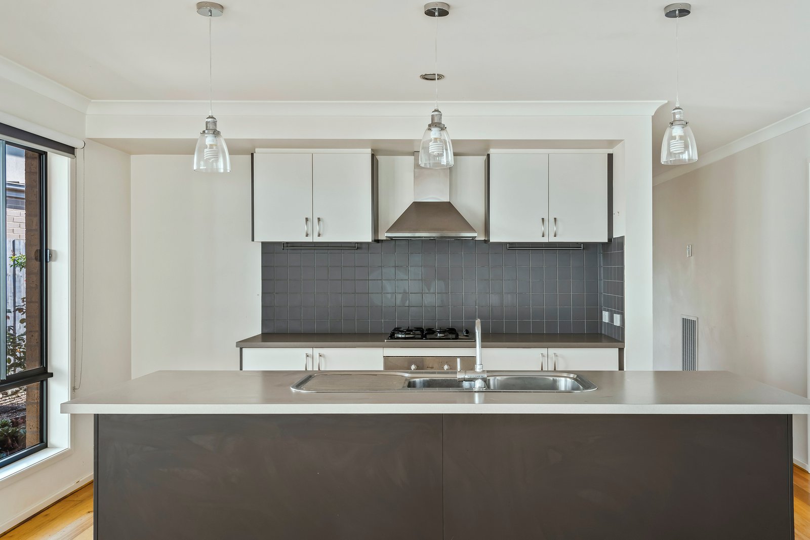 Real Estate and Property in 10 Gwendoline Avenue, Woodend, VIC