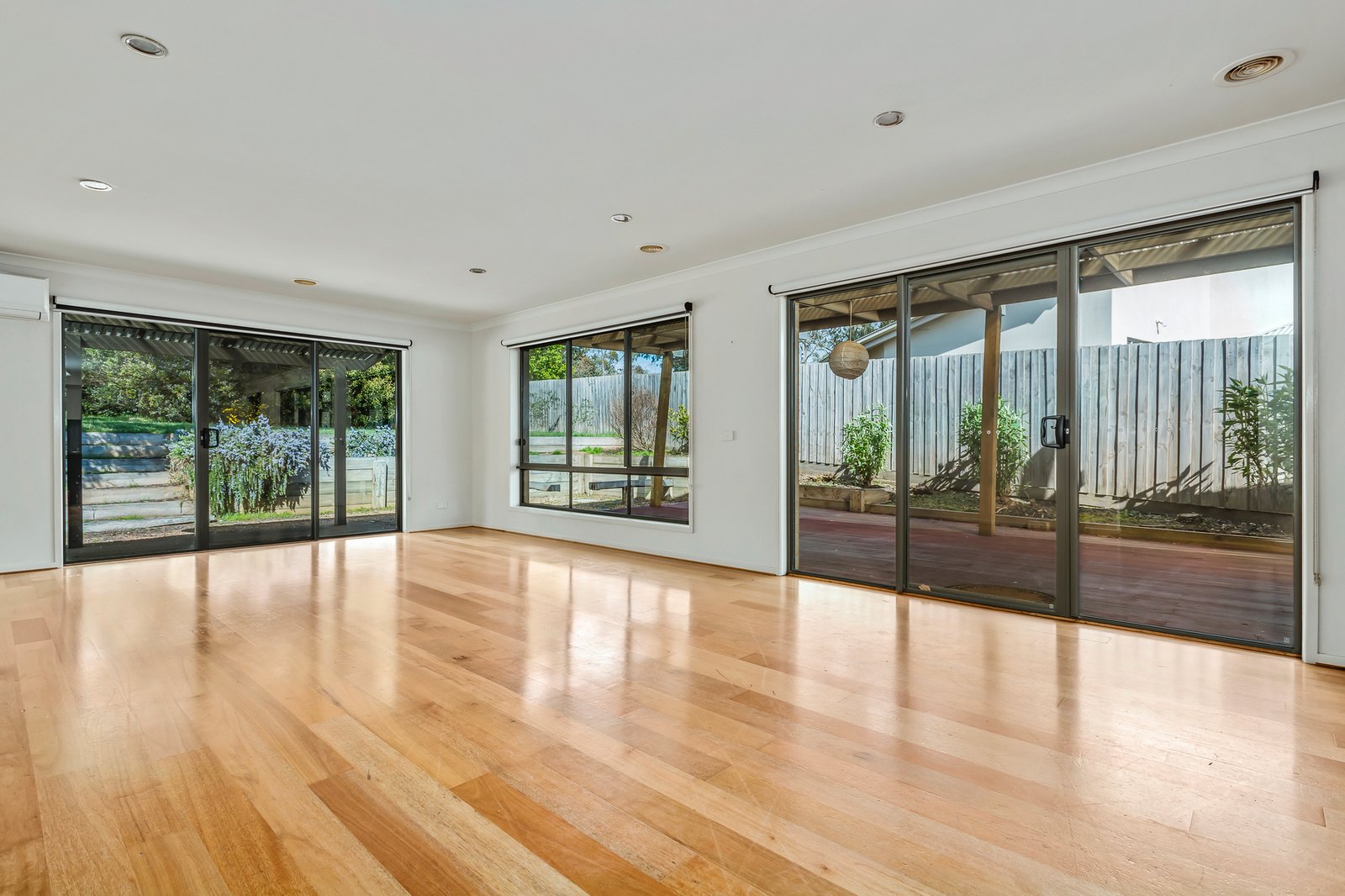 Real Estate and Property in 10 Gwendoline Avenue, Woodend, VIC