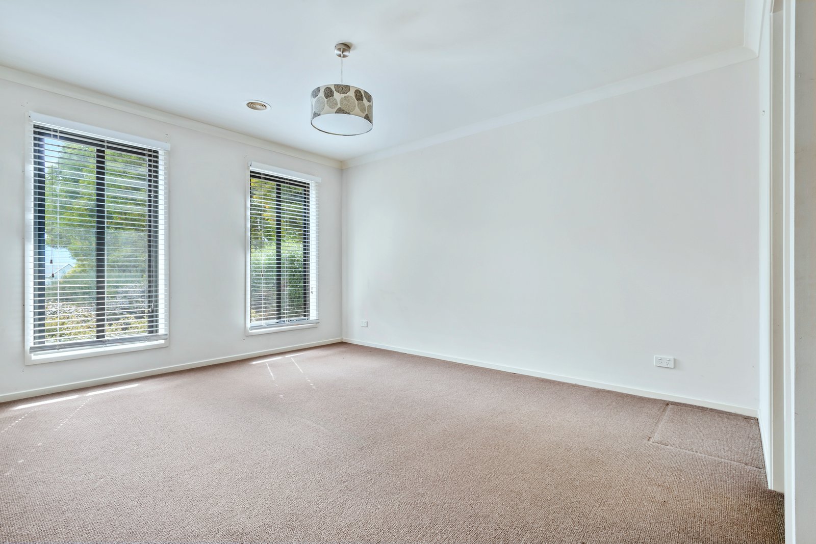 Real Estate and Property in 10 Gwendoline Avenue, Woodend, VIC