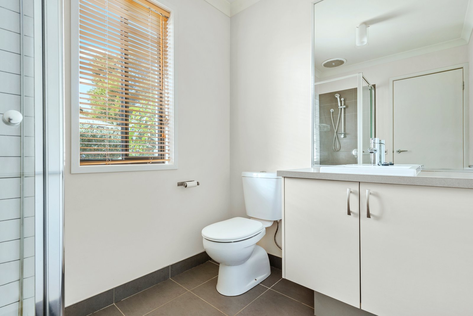 Real Estate and Property in 10 Gwendoline Avenue, Woodend, VIC