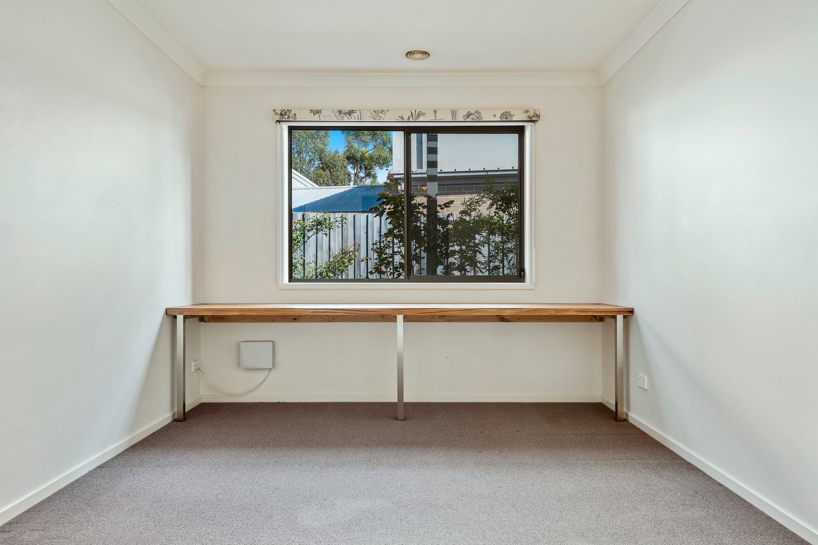 Real Estate and Property in 10 Gwendoline Avenue, Woodend, VIC