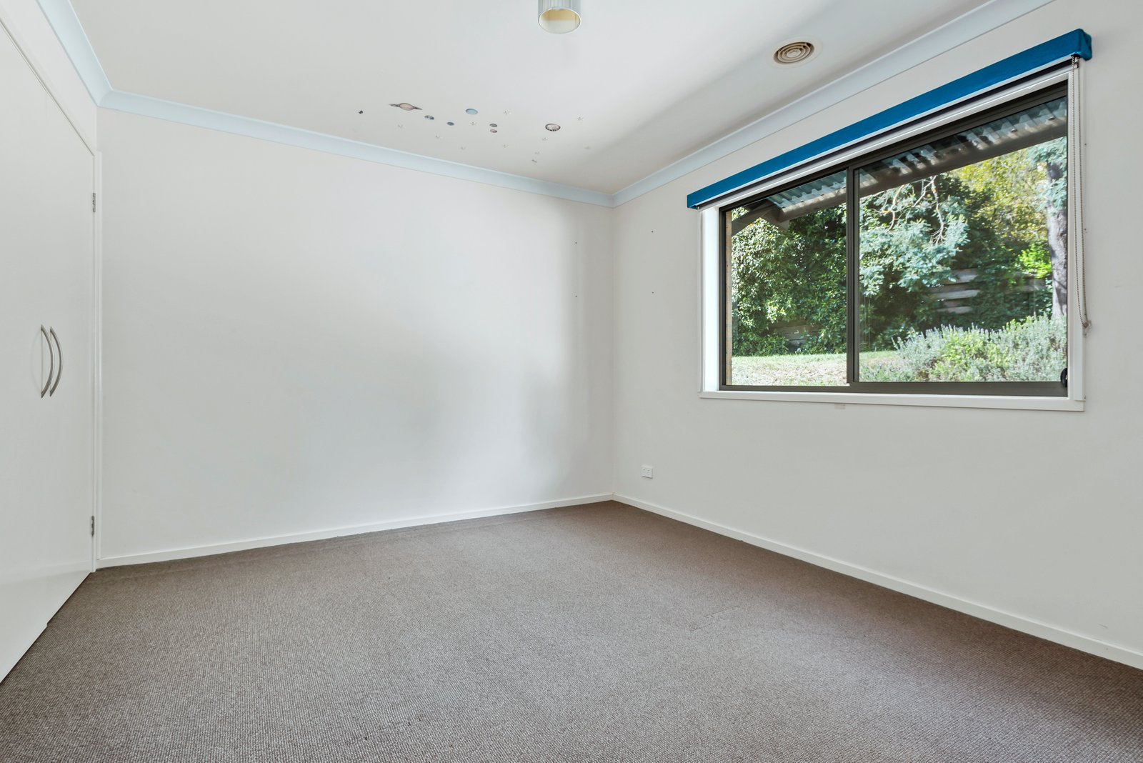 Real Estate and Property in 10 Gwendoline Avenue, Woodend, VIC