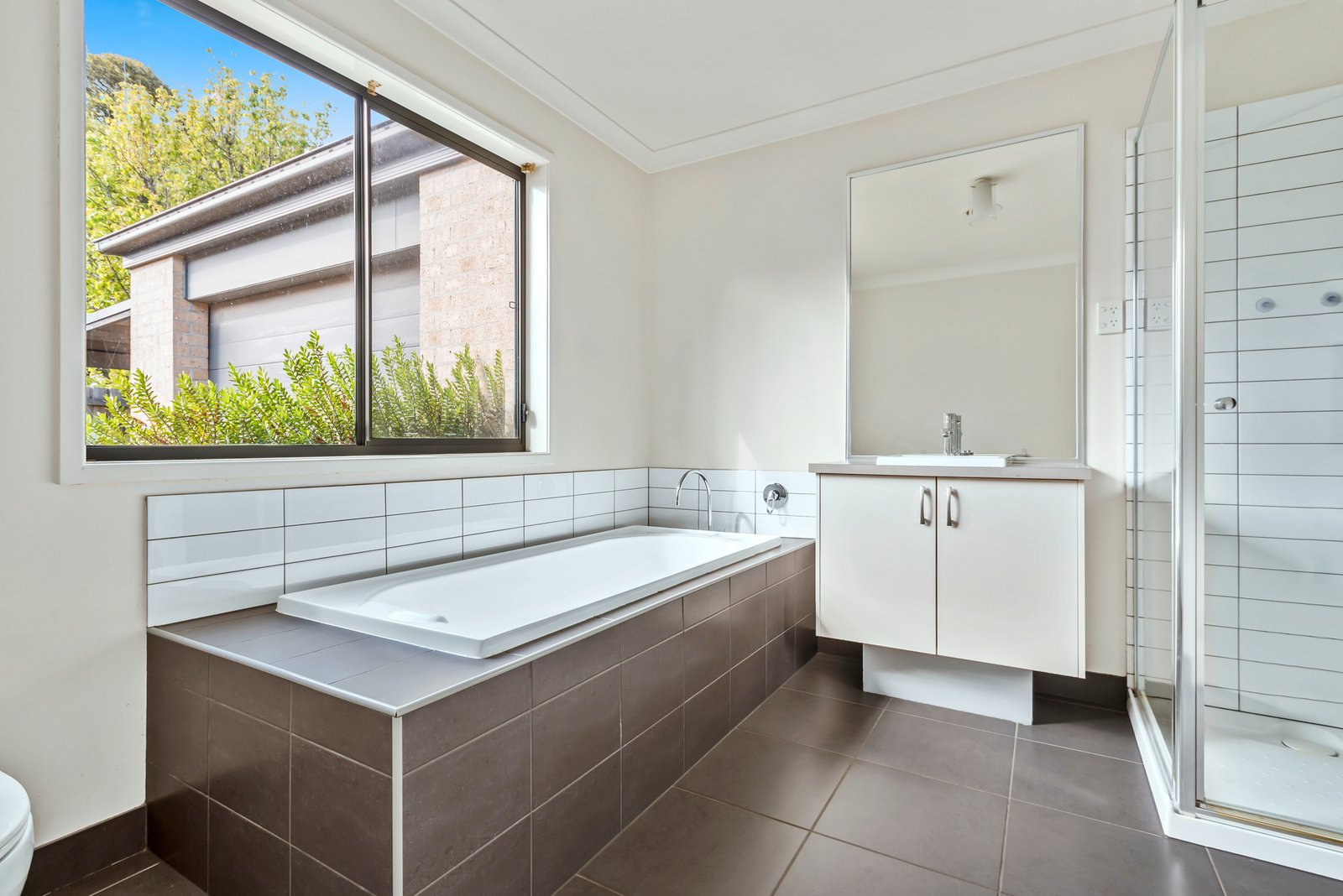 Real Estate and Property in 10 Gwendoline Avenue, Woodend, VIC