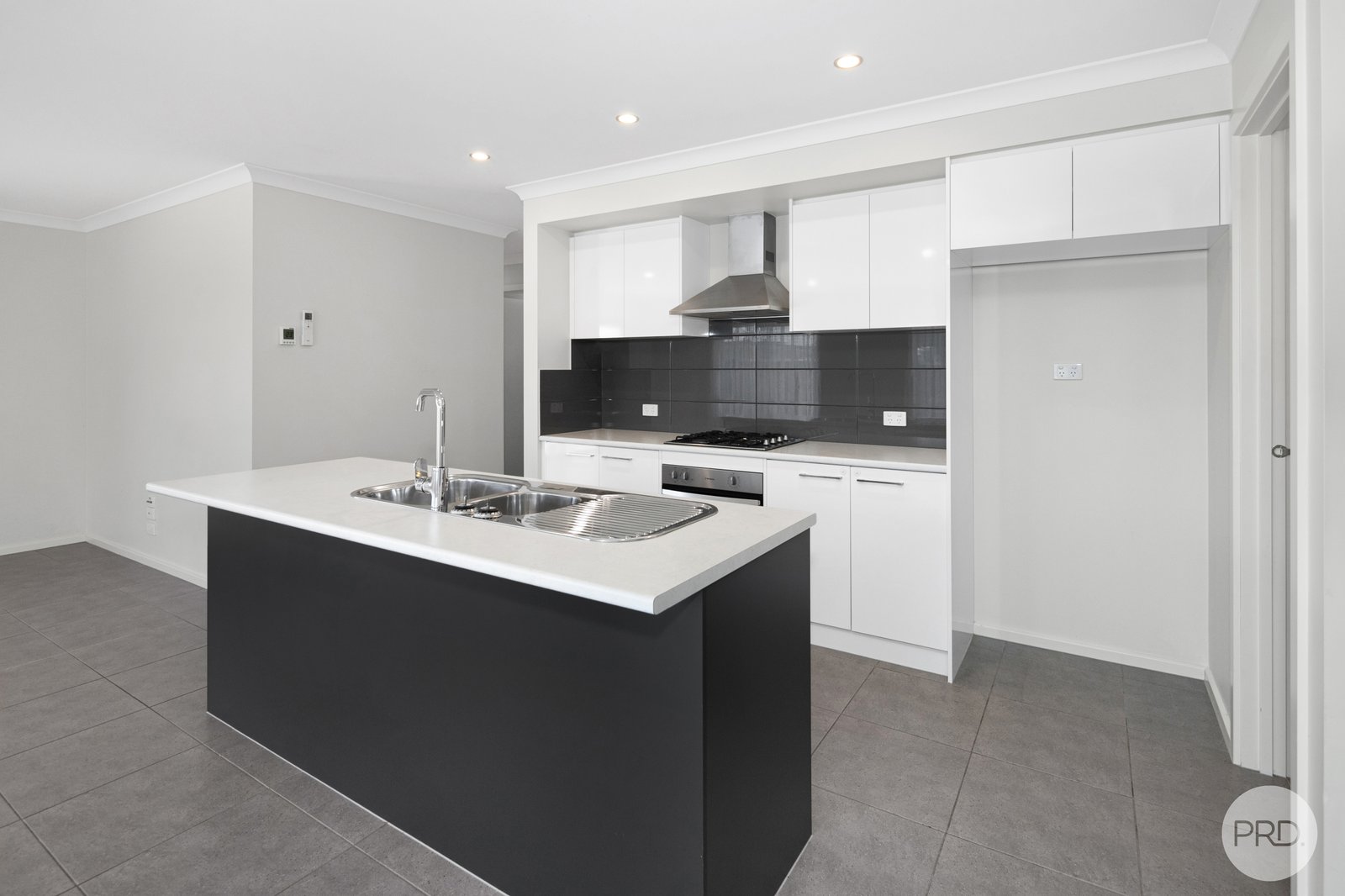 10 Harris Drive LUCAS 8