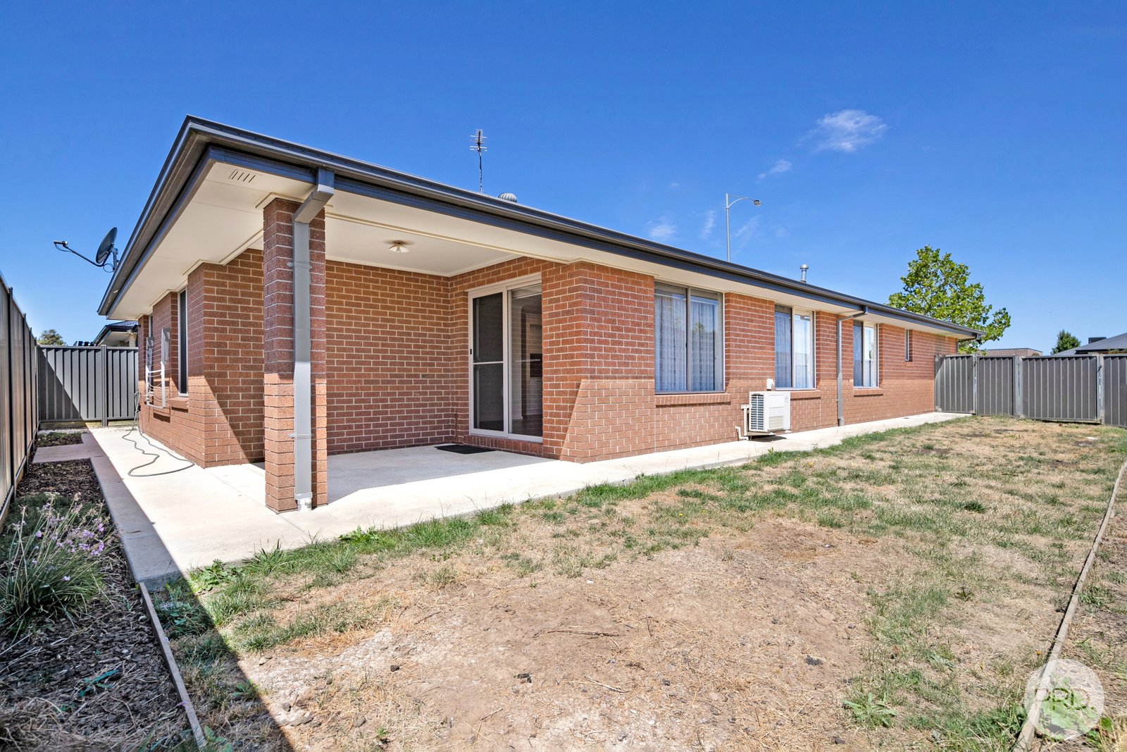 10 Harris Drive LUCAS 15