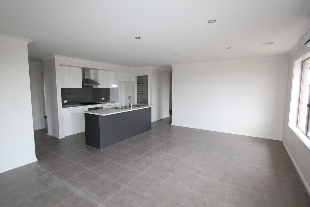 10 Harris Drive Lucas 2
