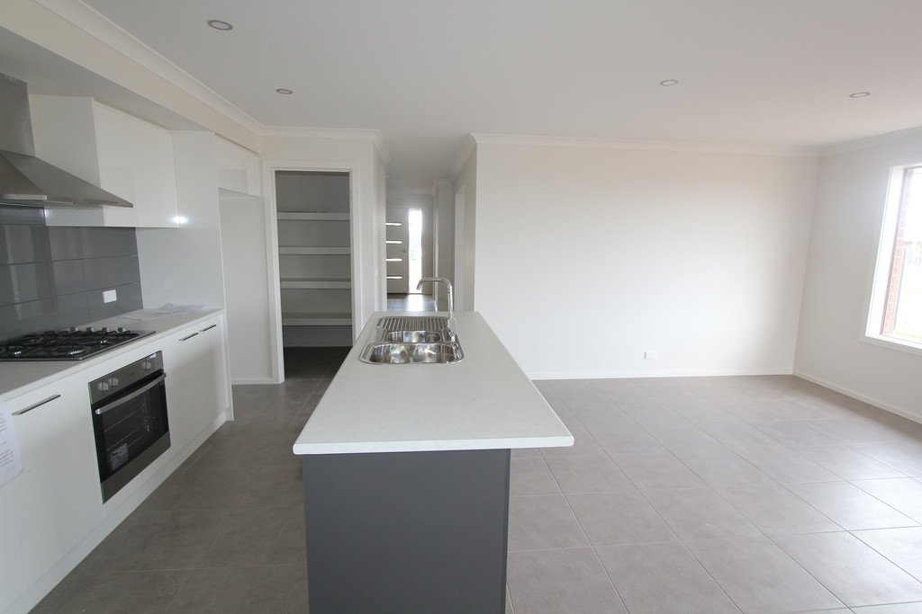 10 Harris Drive Lucas 3