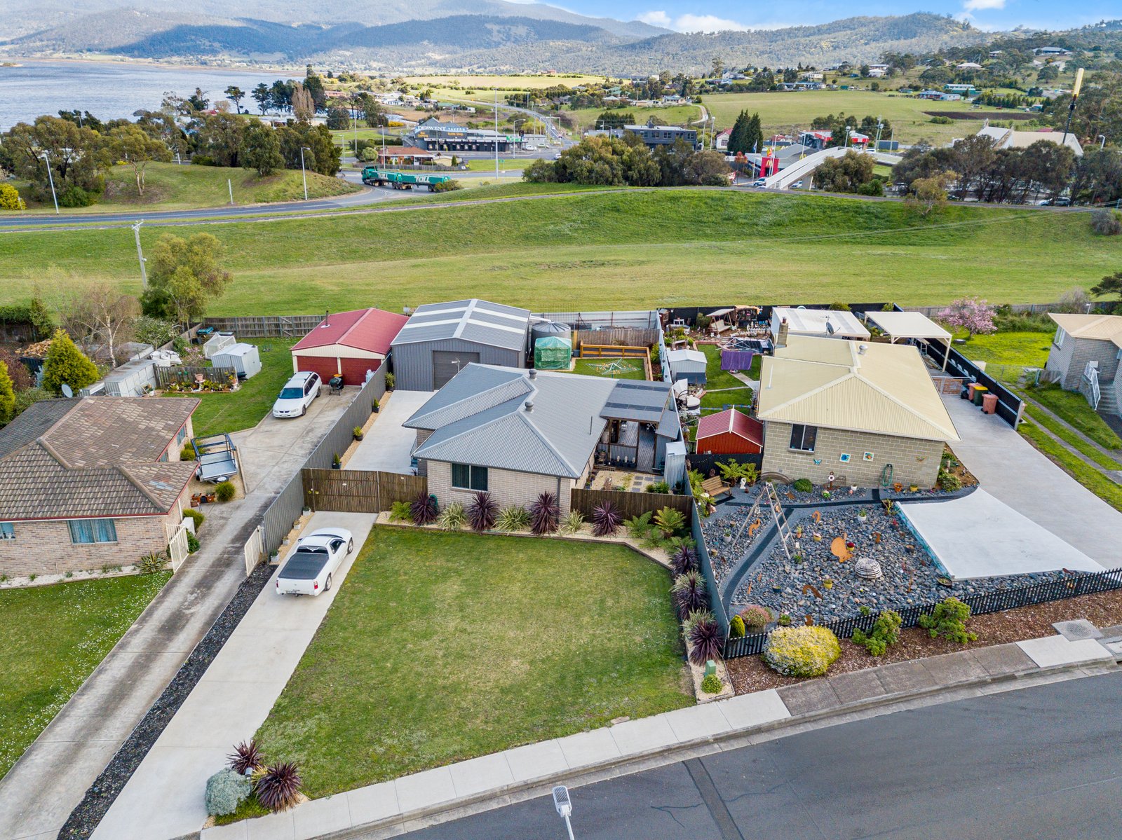 10 Hayton Place BRIDGEWATER 11