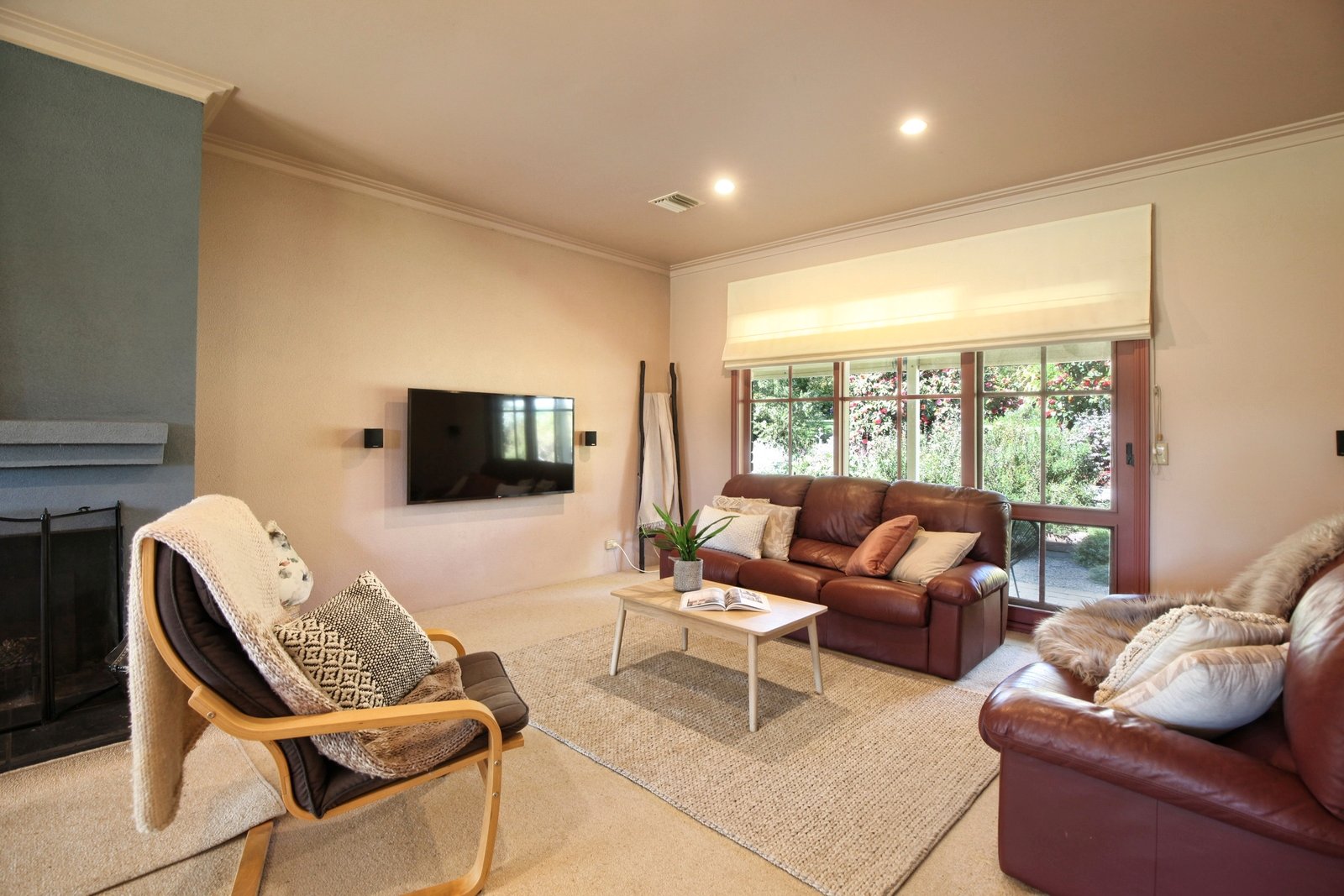 Real Estate and Property in 10 Highland Lane, Newham, VIC
