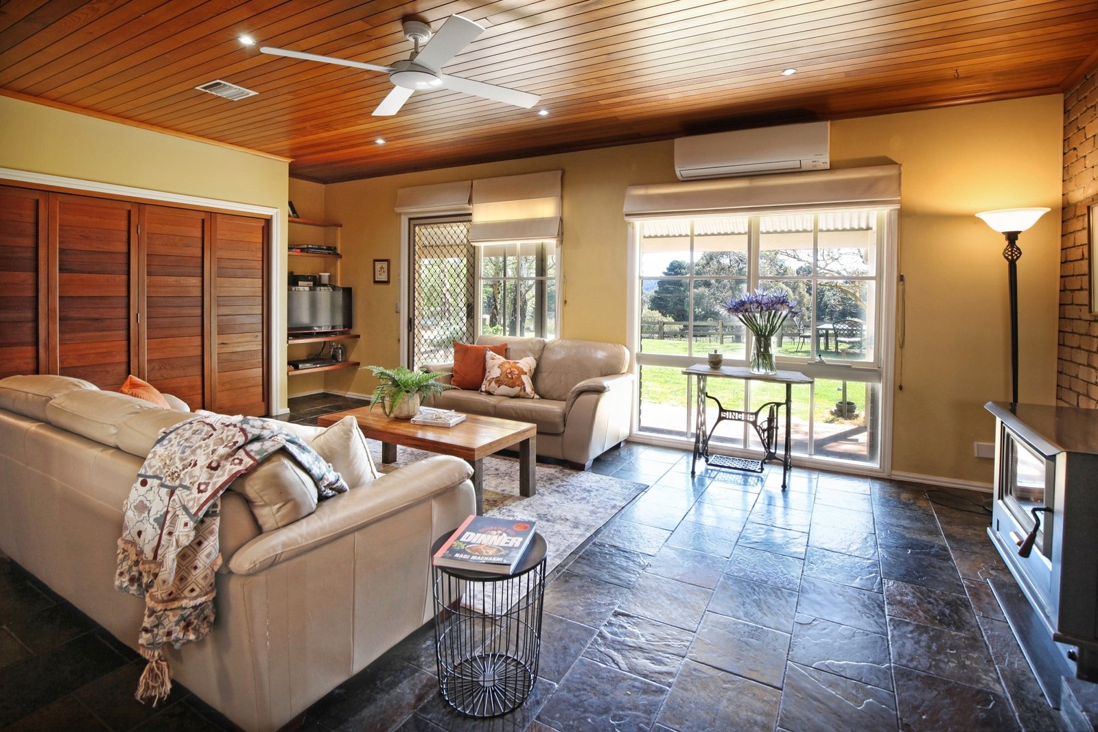 Real Estate and Property in 10 Highland Lane, Newham, VIC