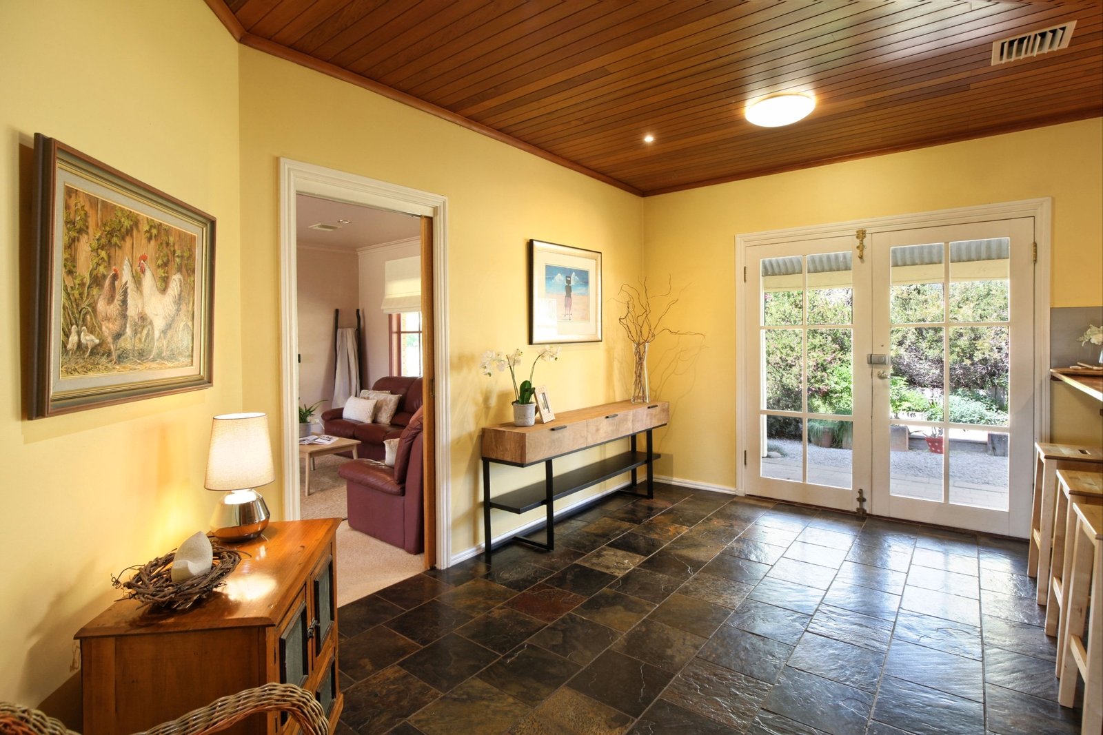 Real Estate and Property in 10 Highland Lane, Newham, VIC