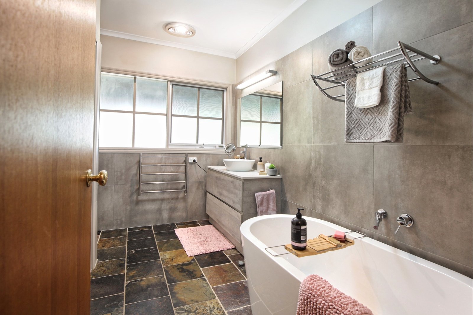 Real Estate and Property in 10 Highland Lane, Newham, VIC