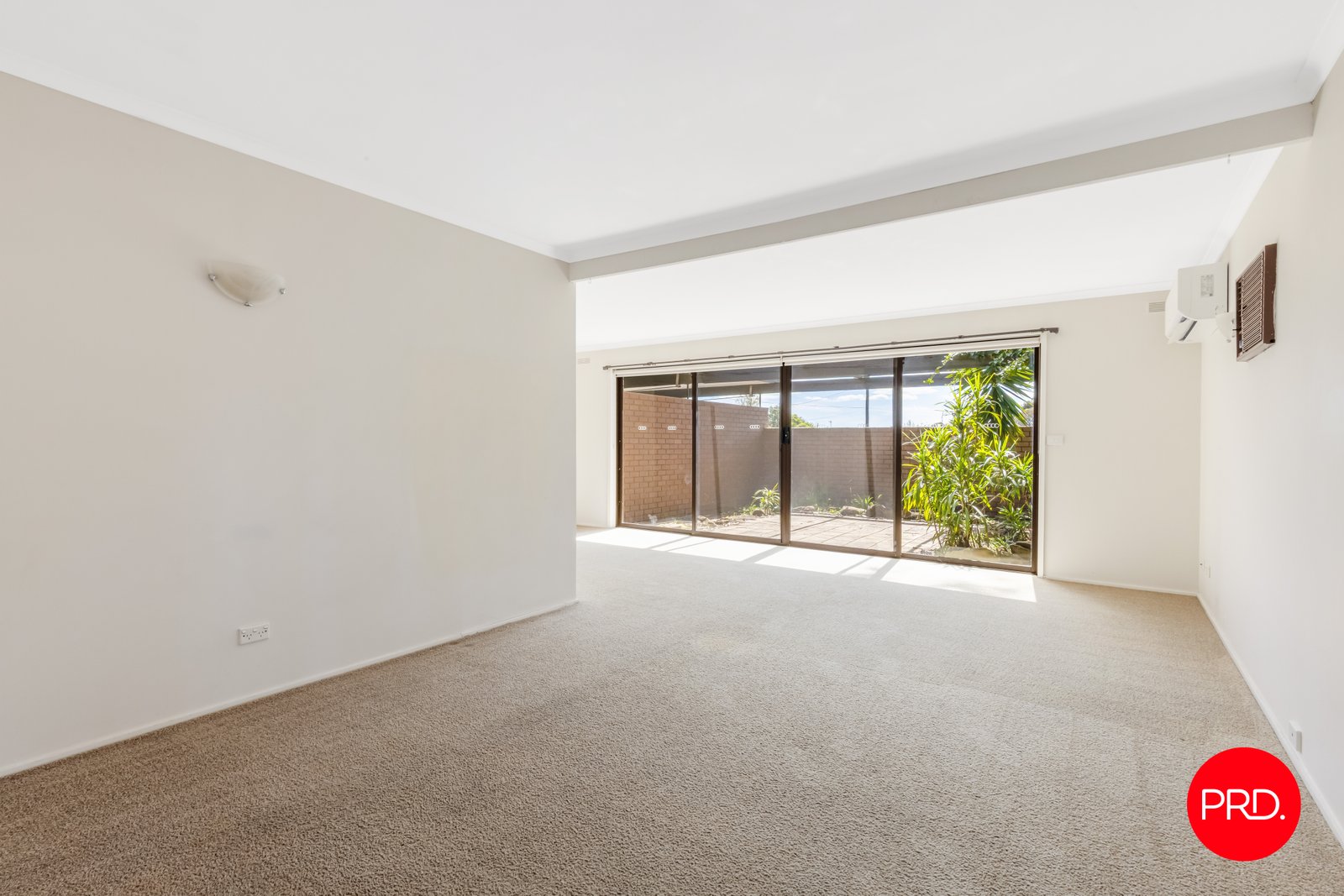 10 Hillview Street FLORA HILL 8