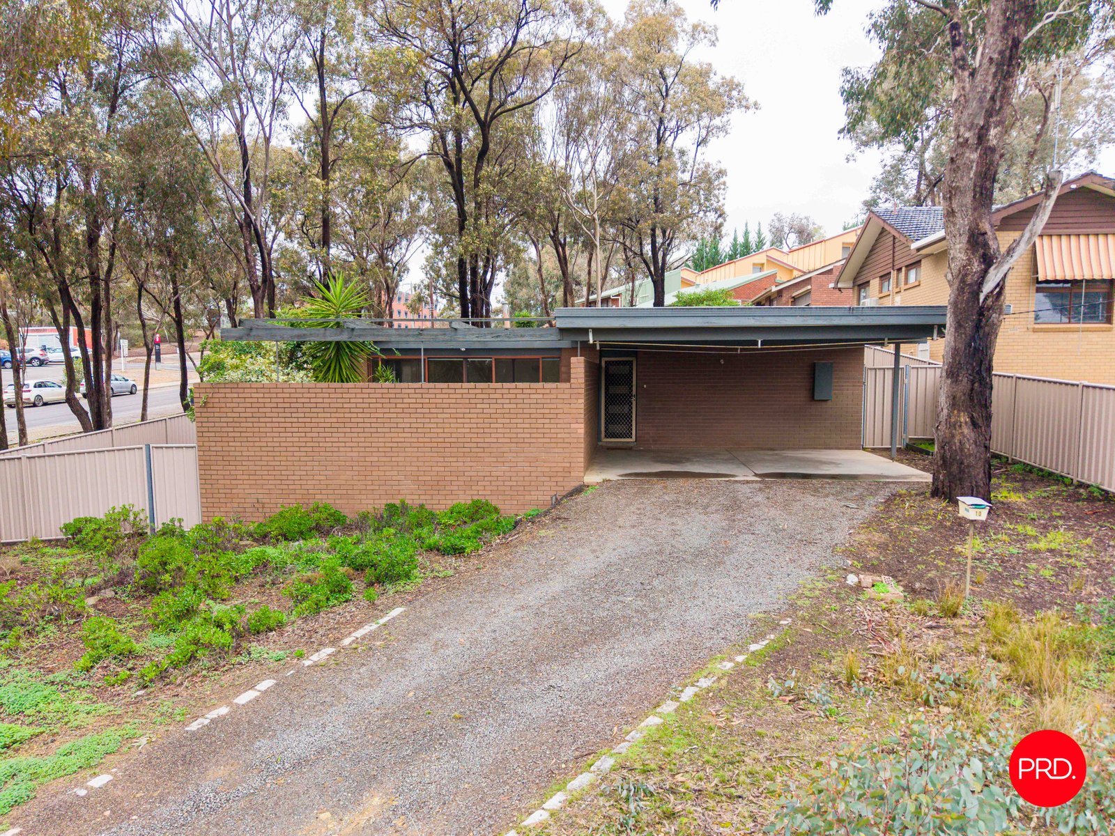 10 Hillview Street FLORA HILL 2