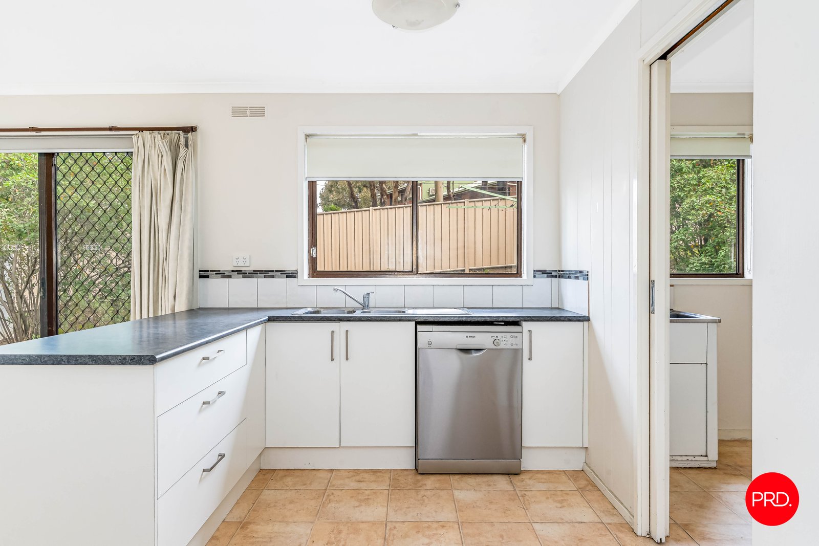 10 Hillview Street FLORA HILL 7