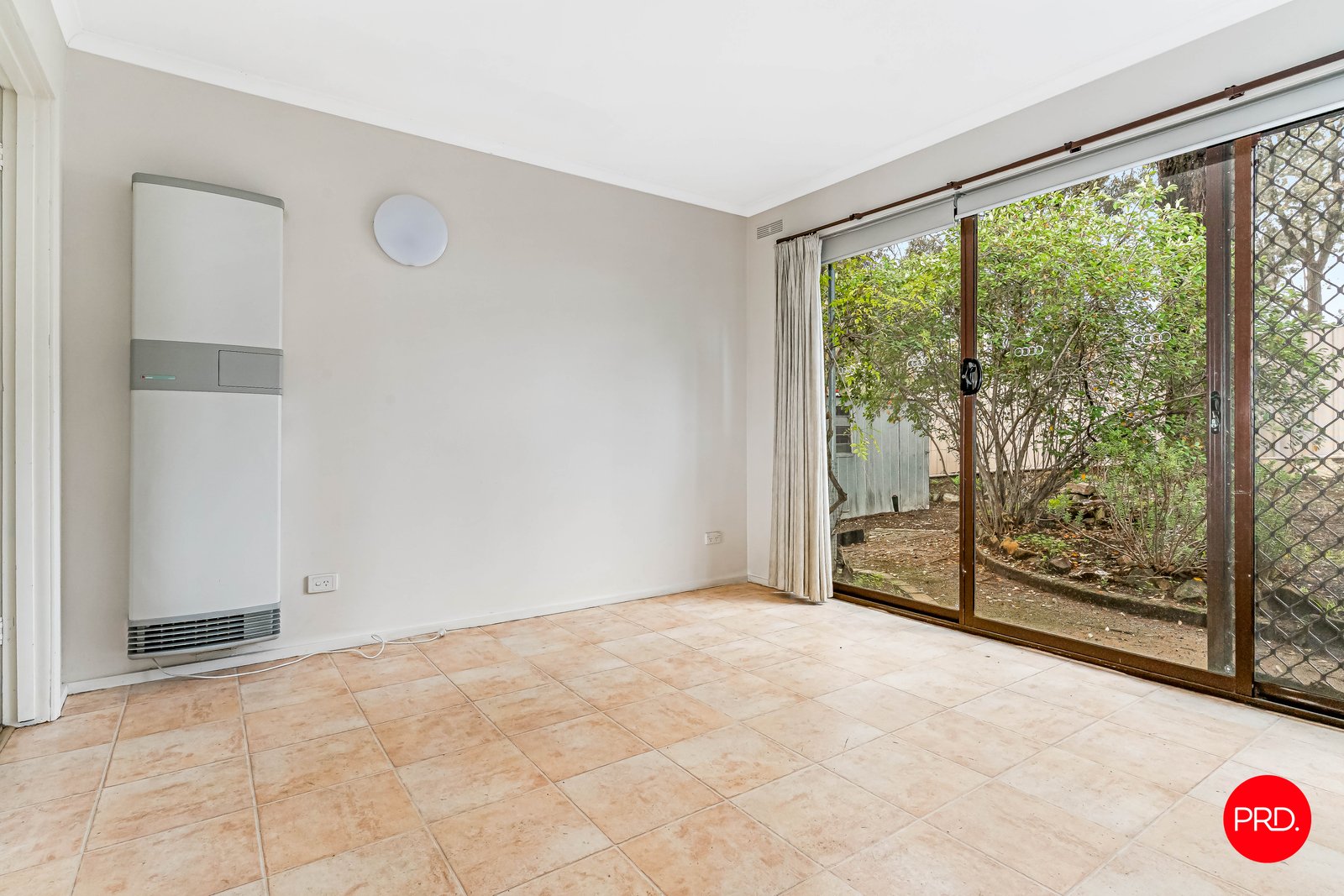 10 Hillview Street FLORA HILL 9