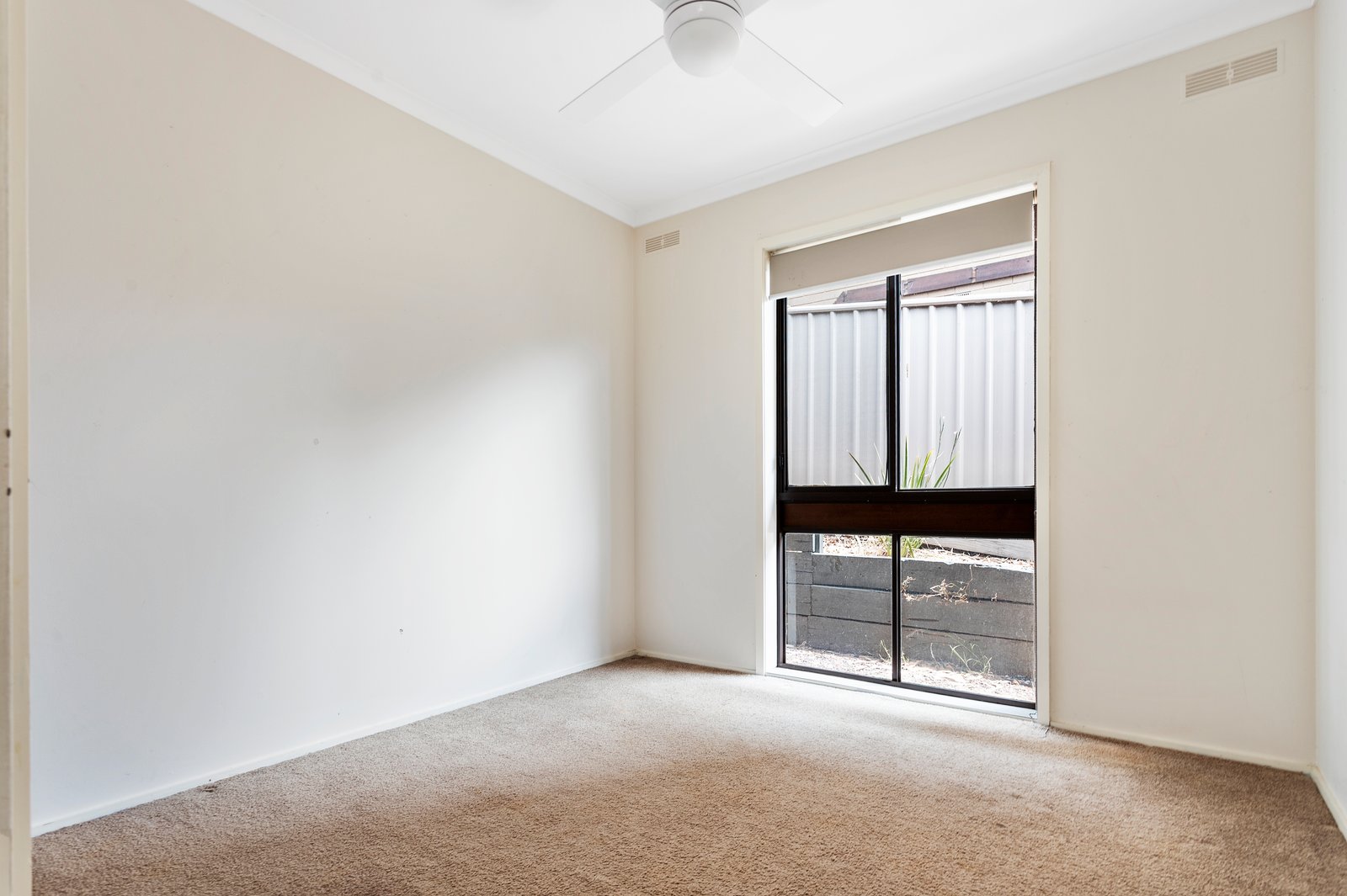 10 Hillview Street FLORA HILL 9