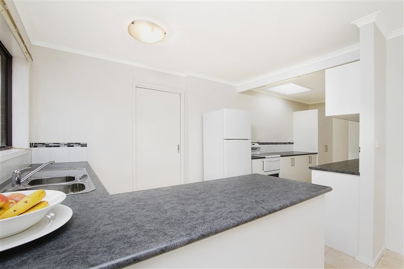 10 Hillview Street FLORA HILL 1