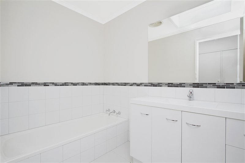 10 Hillview Street FLORA HILL 4