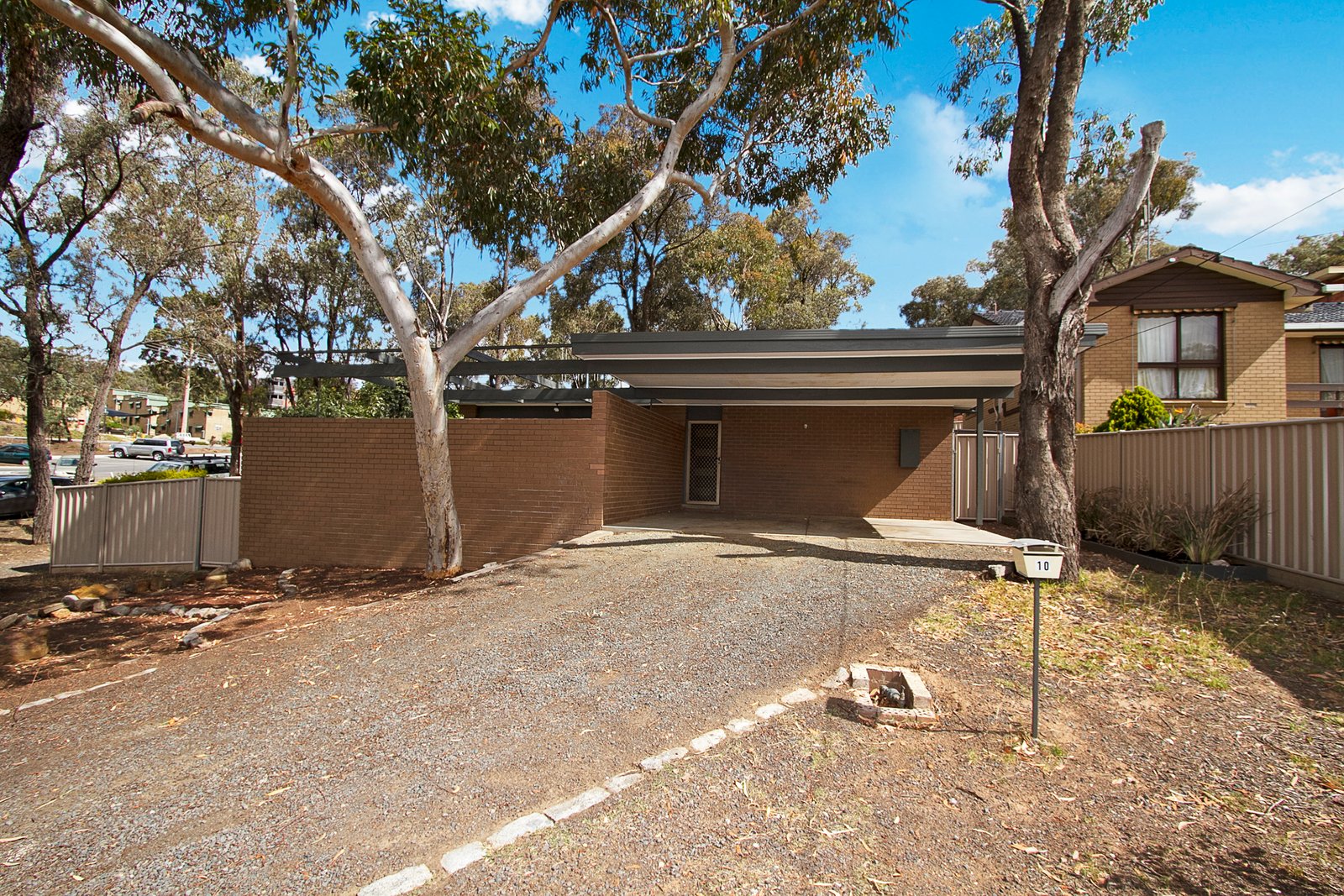10 Hillview Street FLORA HILL 2