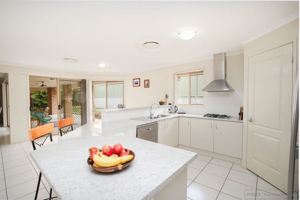 10 Holmes Street ASHTONFIELD 4