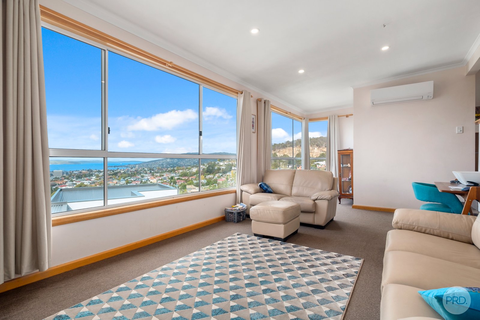 10 Hooper Crescent MOUNT STUART 10