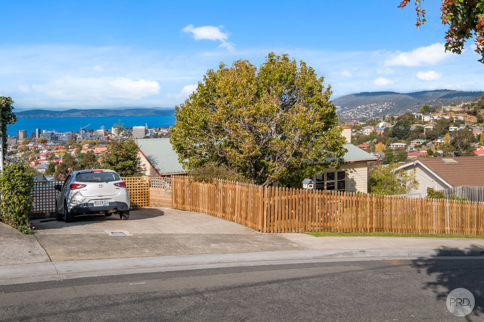 10 Hooper Crescent MOUNT STUART 16