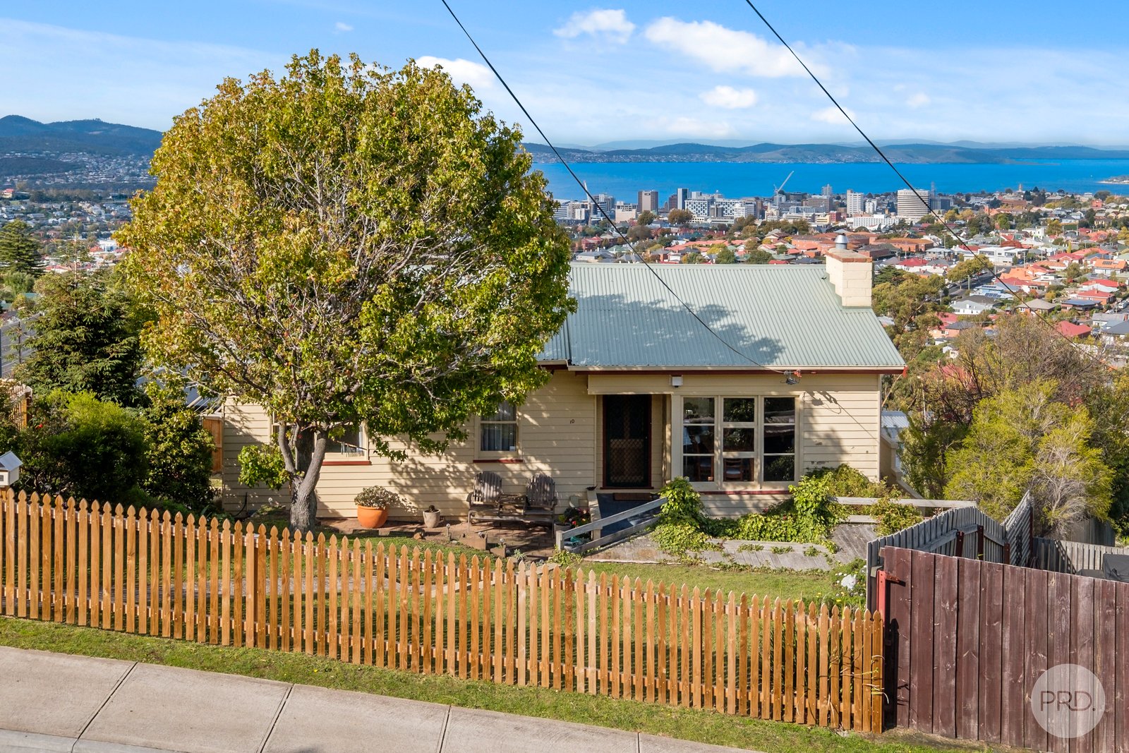 10 Hooper Crescent MOUNT STUART 17