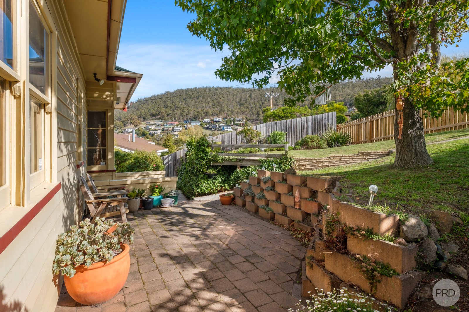 10 Hooper Crescent MOUNT STUART 18