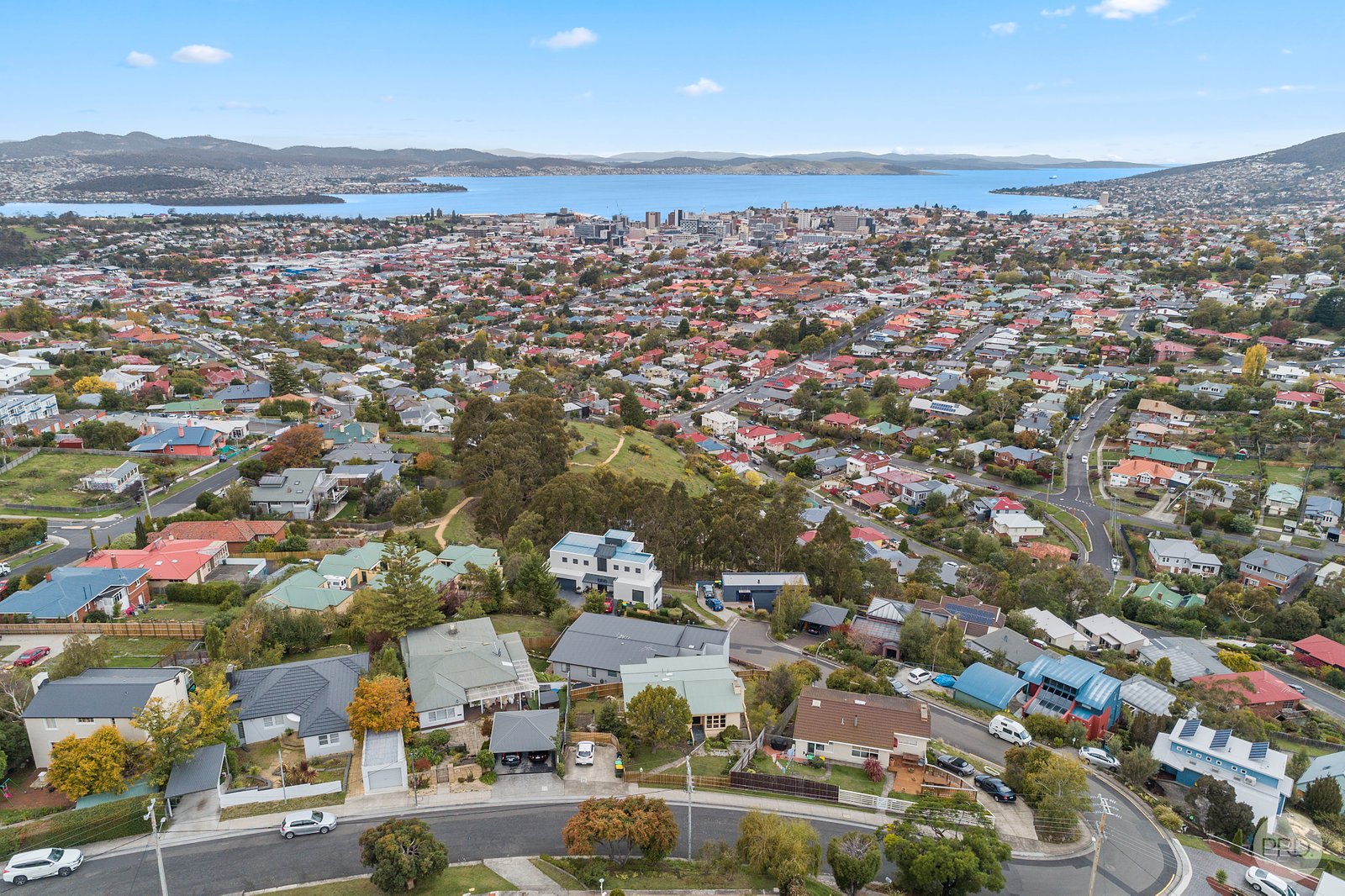 10 Hooper Crescent MOUNT STUART 22