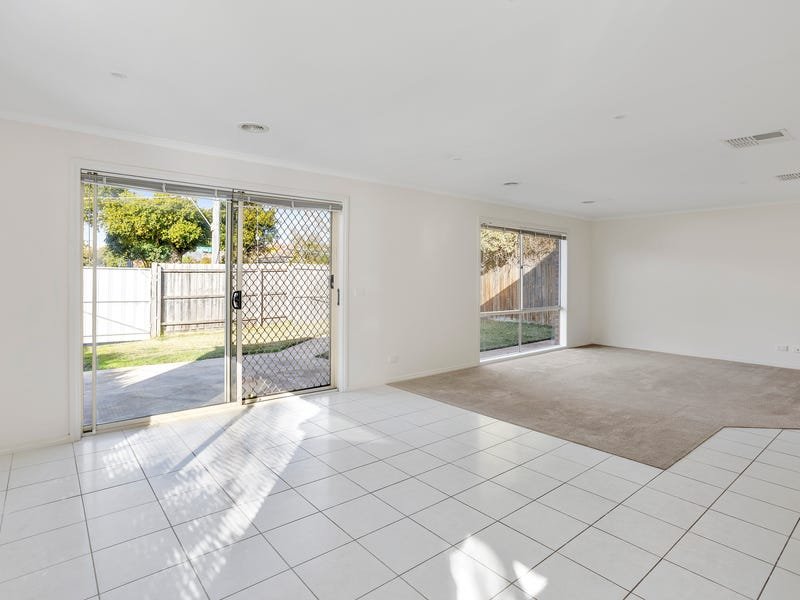 Real Estate and Property in 10 Hopetoun Street, Elsternwick, VIC
