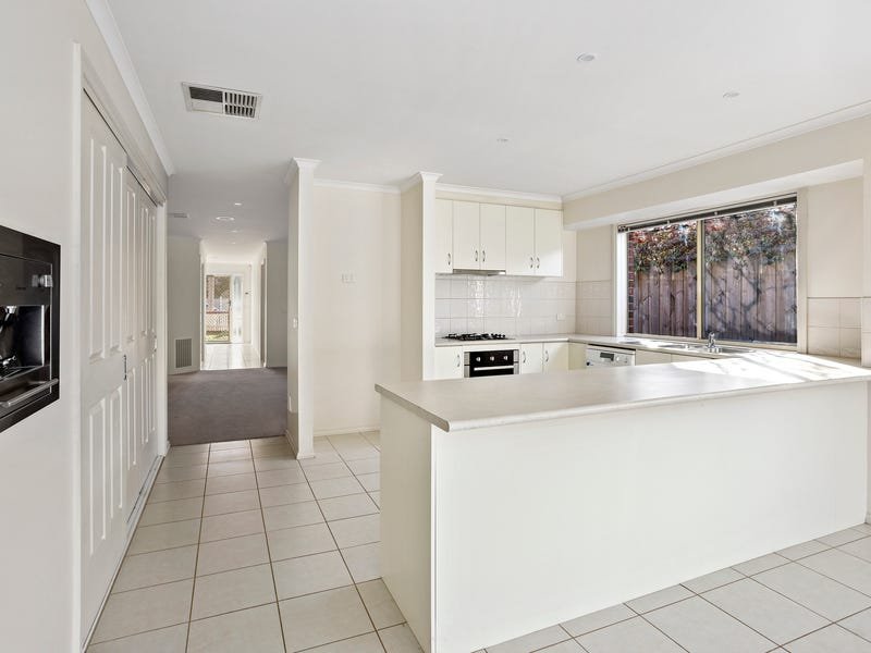 Real Estate and Property in 10 Hopetoun Street, Elsternwick, VIC