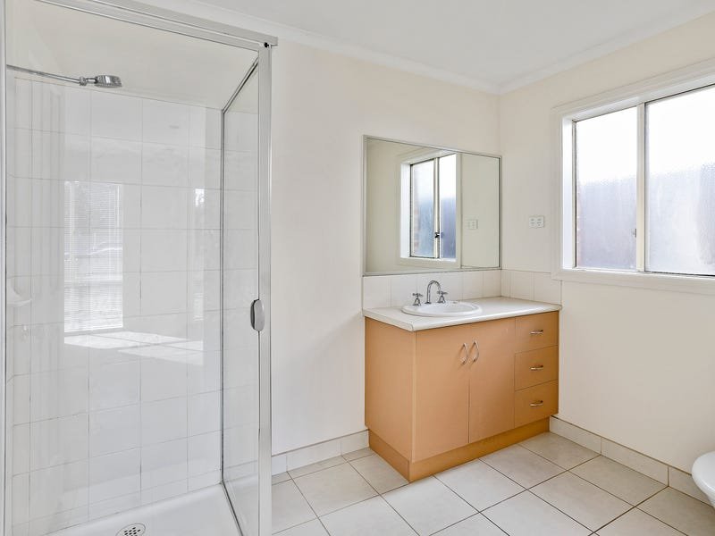 Real Estate and Property in 10 Hopetoun Street, Elsternwick, VIC