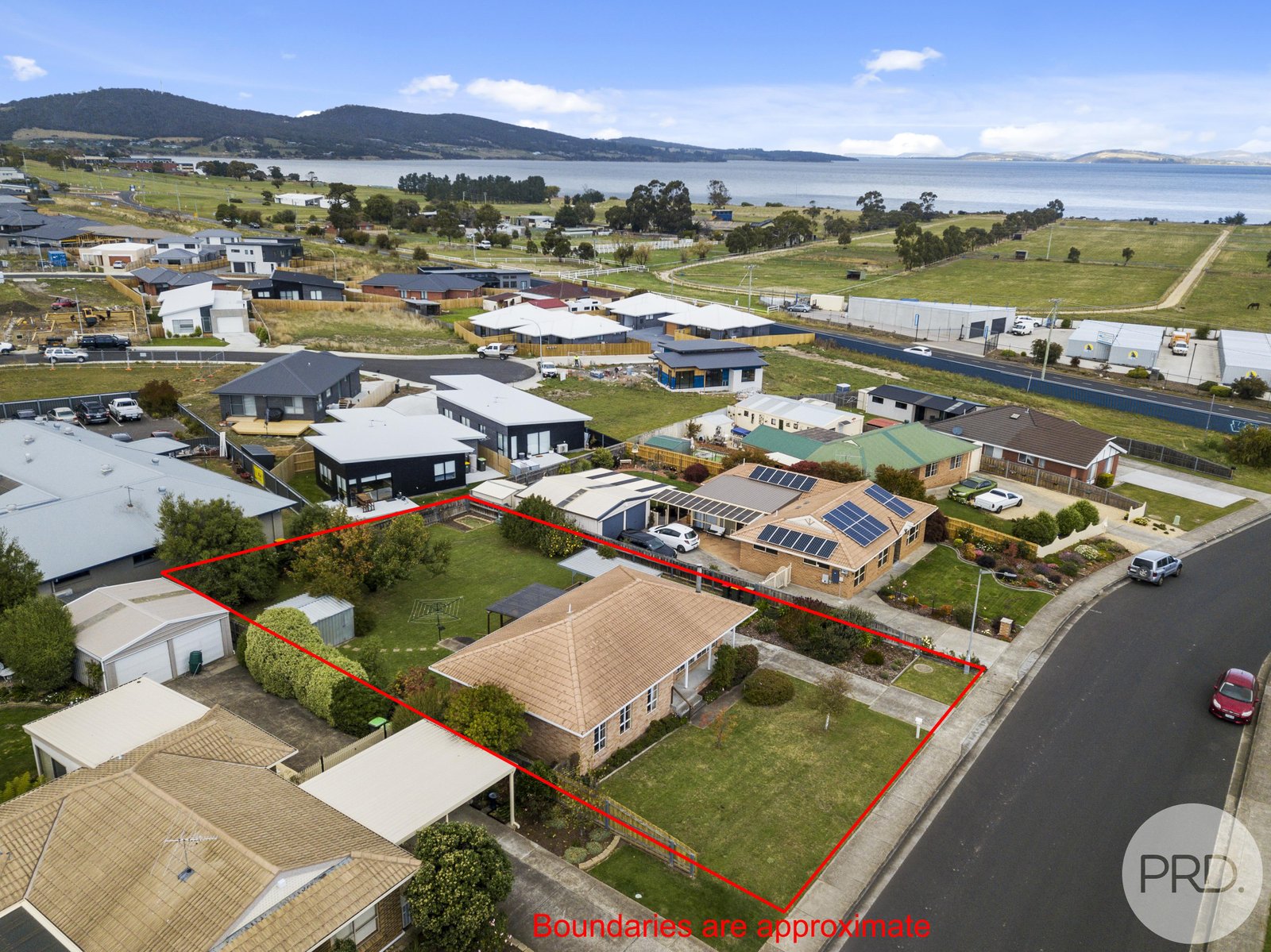 10 Horsham Road OAKDOWNS 2